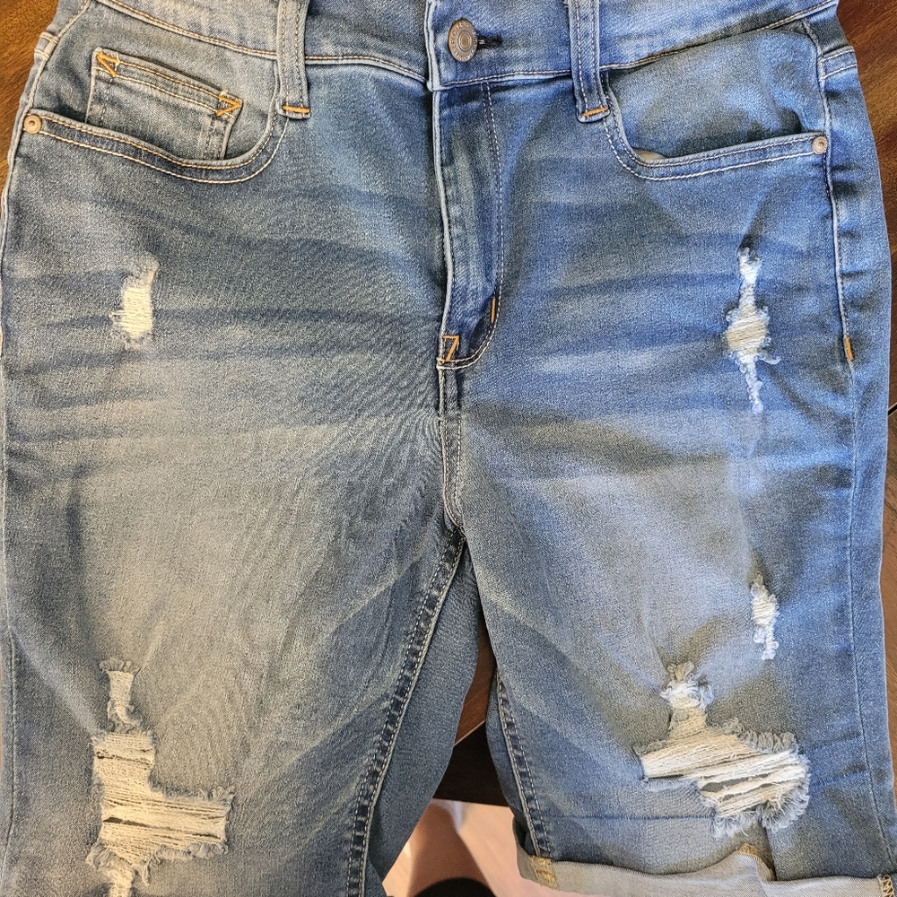 Wallflower high rise shorts size 7
